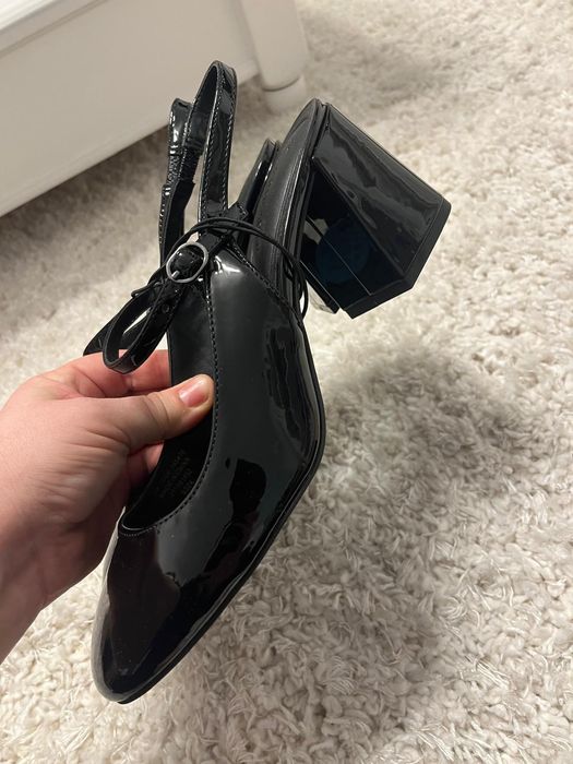 Pantofi cu toc noi nr 38