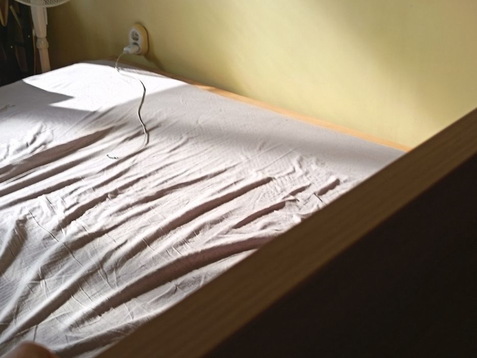 Продаван голямо легло с матрак