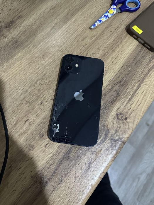 продается iphone 12