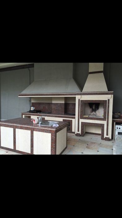 Летняя кухня барбекю очаг камин.