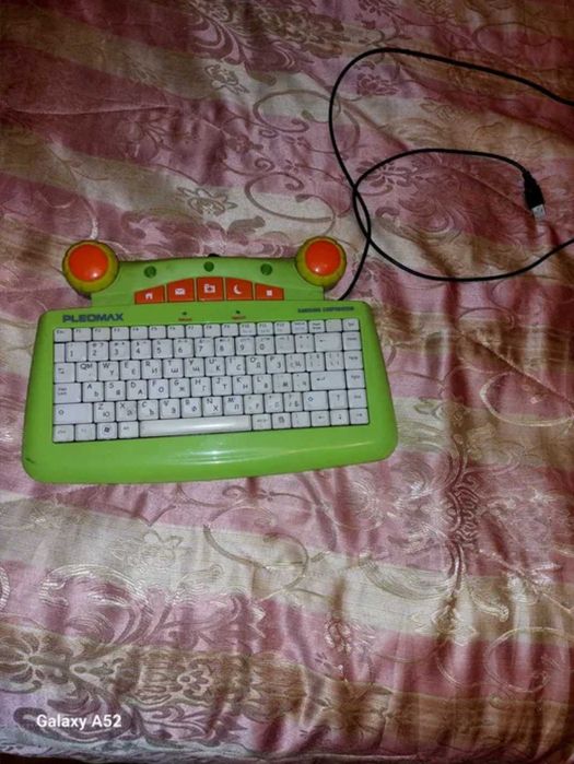 Продавам  антични ретро предмети за дома-чиний,съдове,бижутера