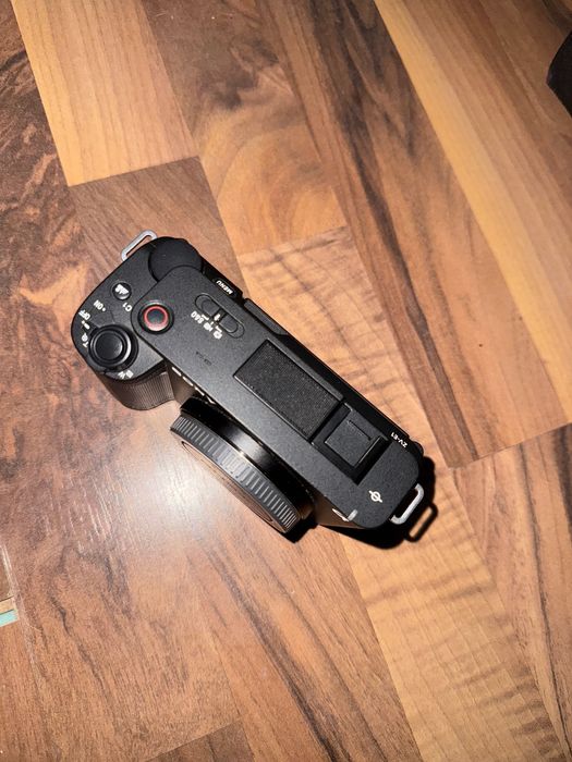 Камера Sony zv-e1