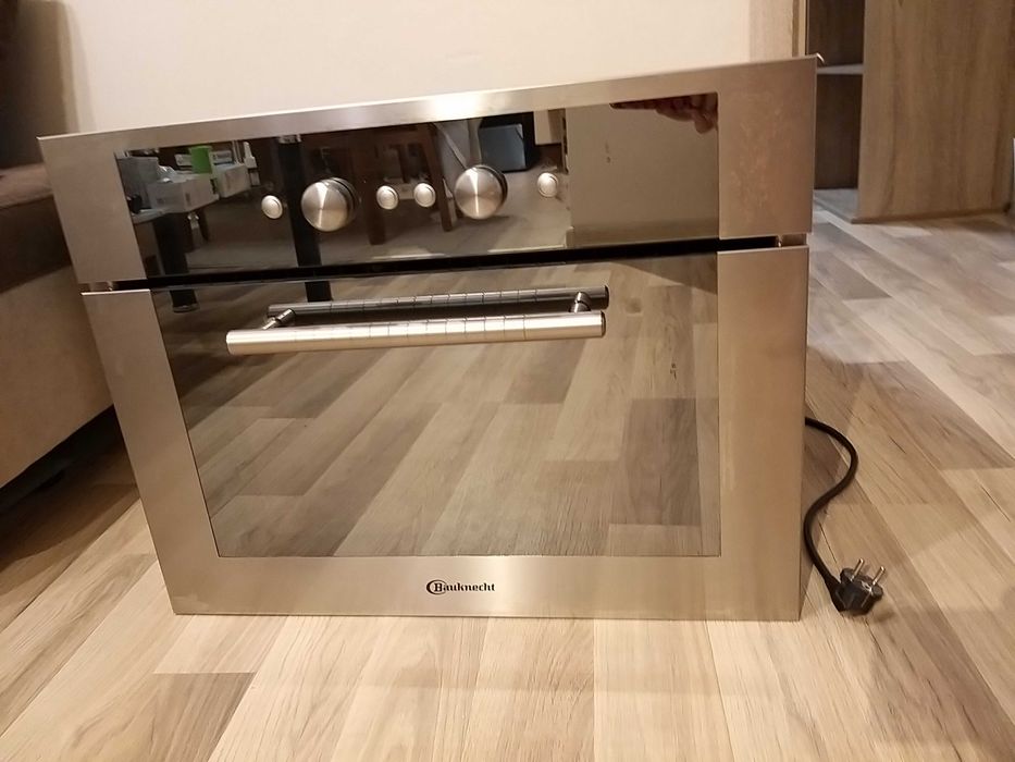 Фурна и микровълнова за вграждне Bauknecht