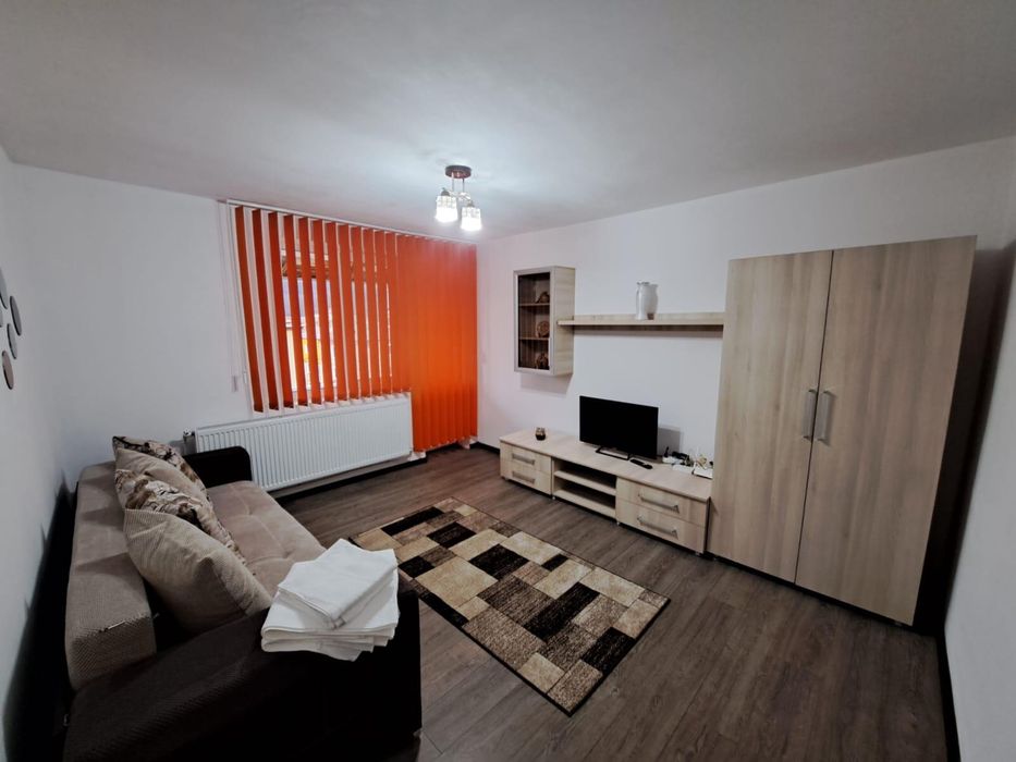 Inchiriez garsoniera