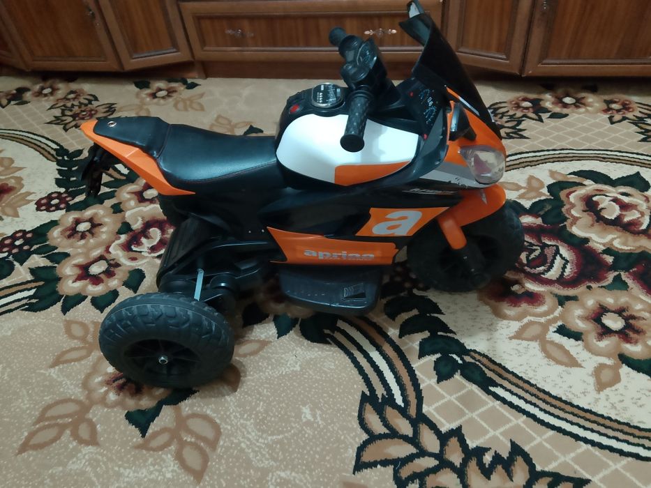 Трёхколёсный мотоцикл для ребенка