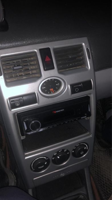 Продам приору по запчастям