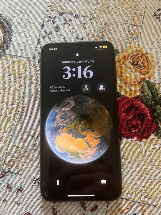 Iphone 11 pro max, stare perfecta!(ecranul nu e spart, e doar folia!!)