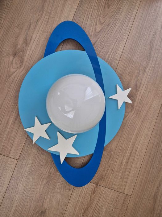 Полилей за таван на детска стая