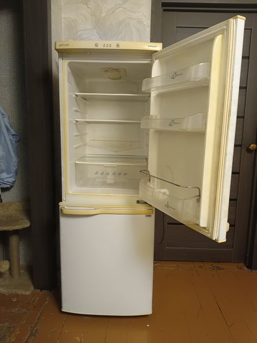 Холодильник Самсунг,двухкамерный