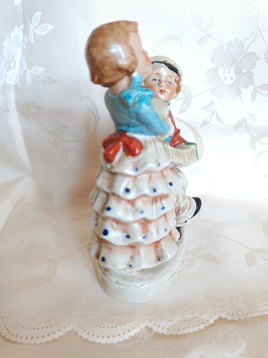 Старинна Немска Порцеланова Фигура HUMEL 1930те г.