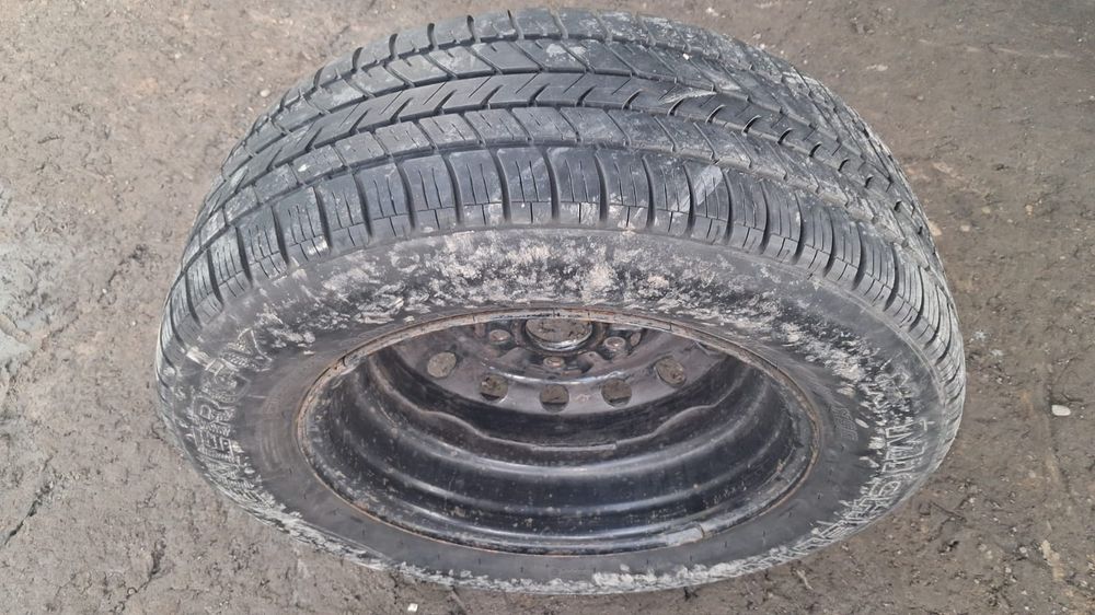 Продам шины 205/65/15