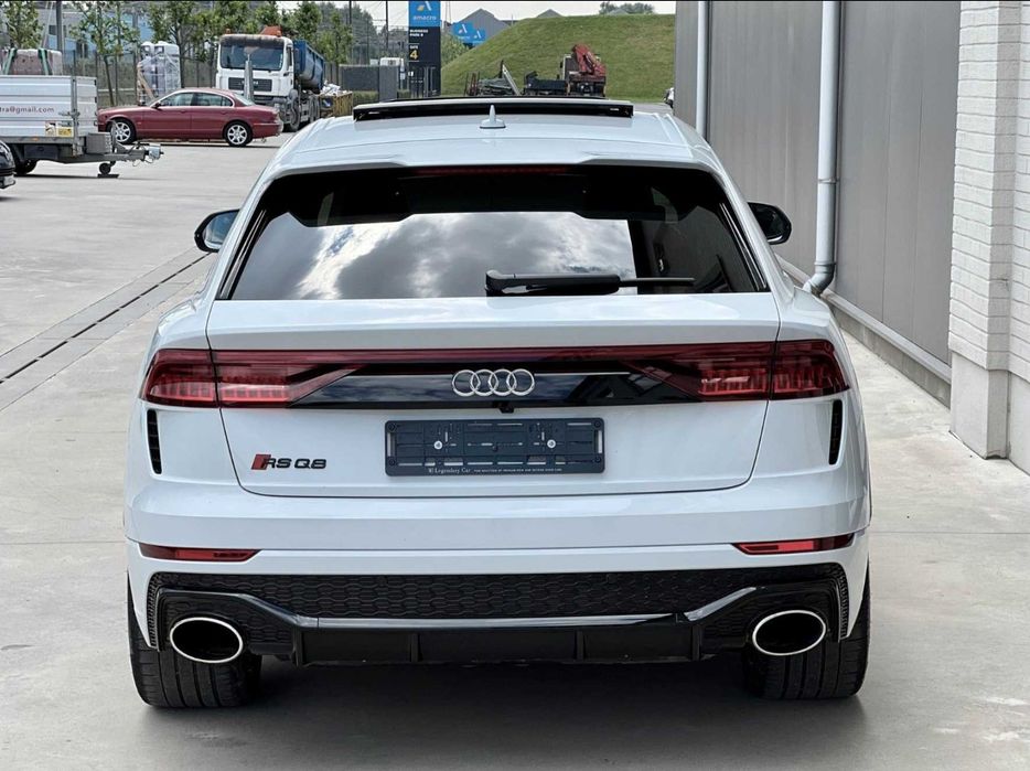 Audi RSQ8 700CP Alb