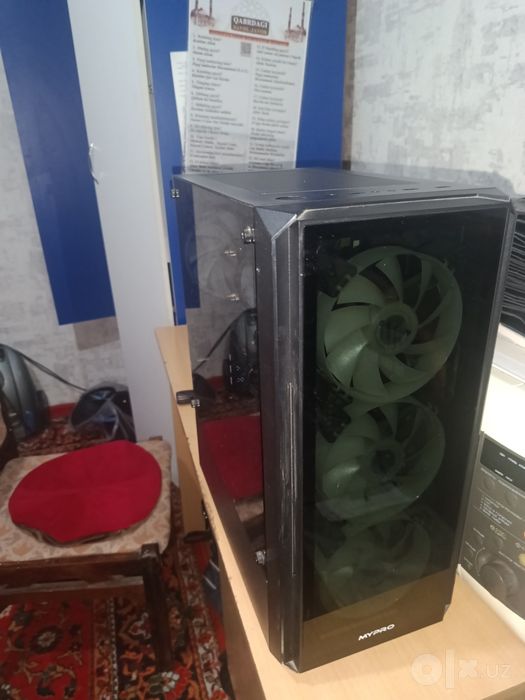PC komputer 27dymli monitor klaviatura mishka kovrik