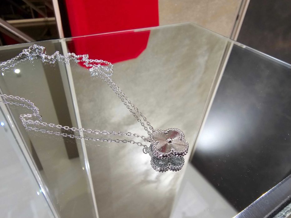 Van Cleef & Arpels VCA Silver Alhambra 1 Motif Clover Дамско Колие