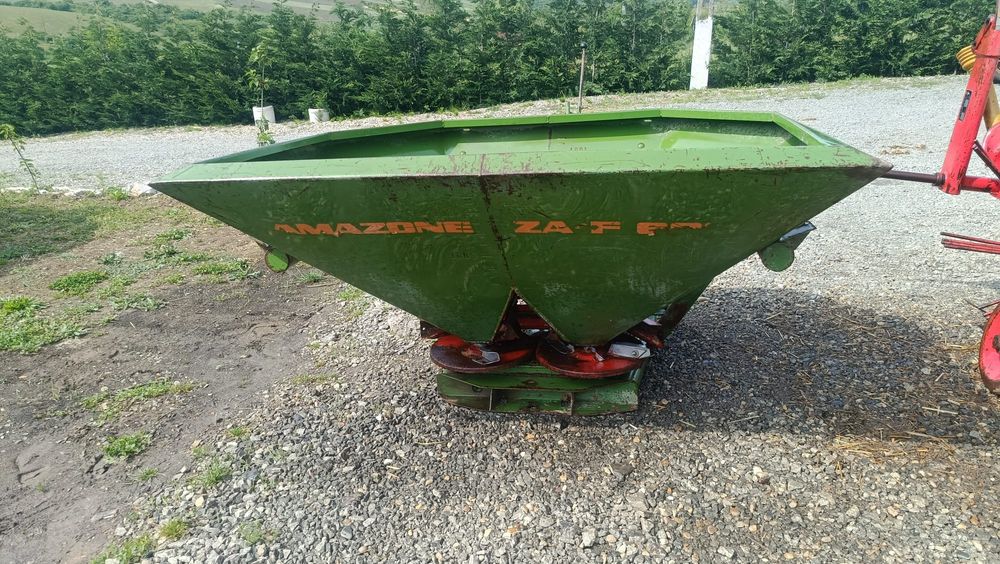 Vând diverse utilaje agricole
