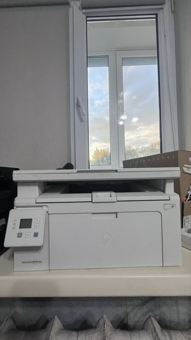 Продам принтер LaserJet MFP M 130a