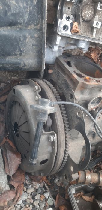 Мотор Карина е 1,6