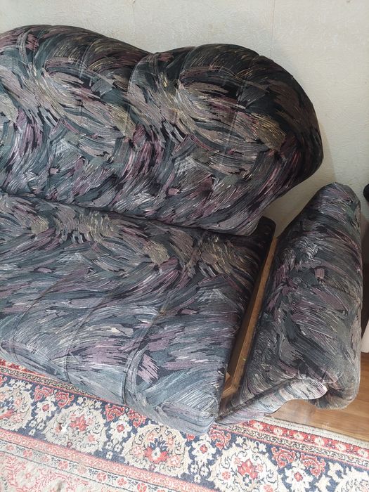 Продам диван и 2 кресла