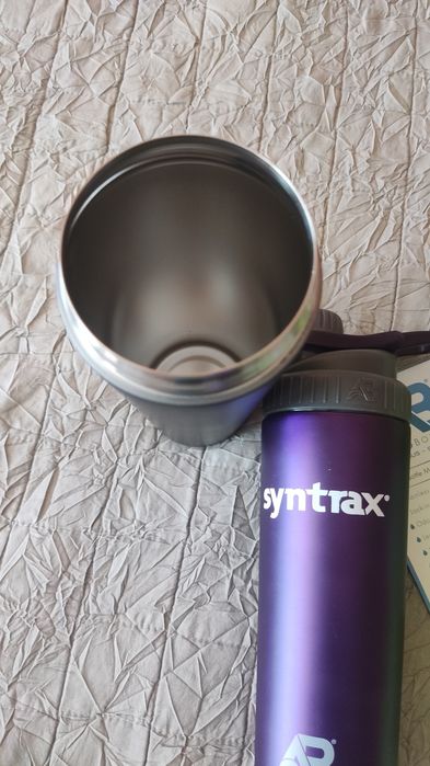 Бутилка за вода или шейкър Aero bottle Syntrax