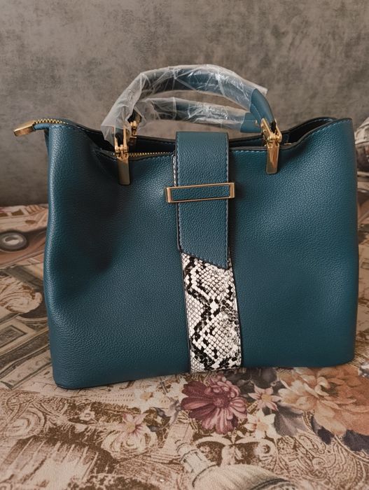 Продам женскую сумку