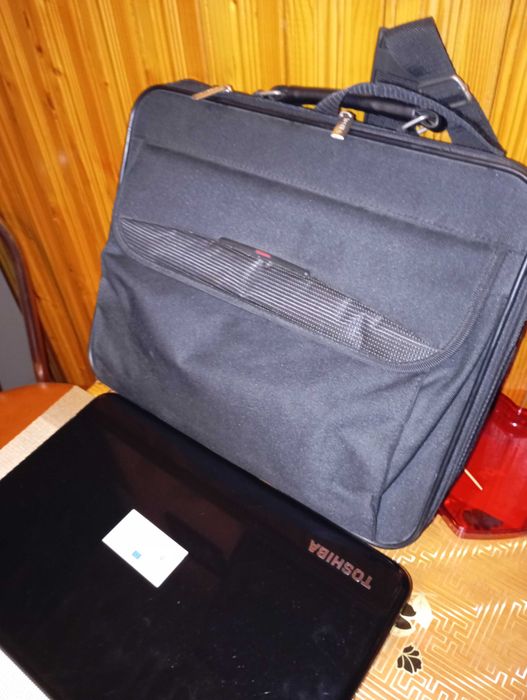 Laptop Toshiba Satellite C55-A-1V3 cu procesor Intel® Core™ i5-4200M 2.50GHz, 4GB