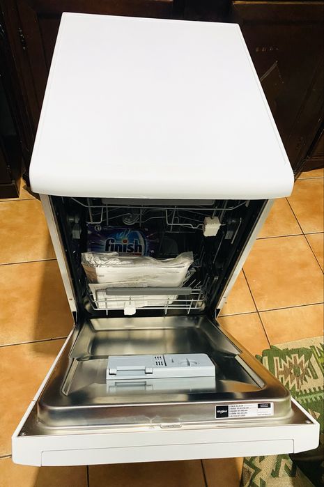 Masină de spălat vase nouă, neutilizata, WHIRLPOOL