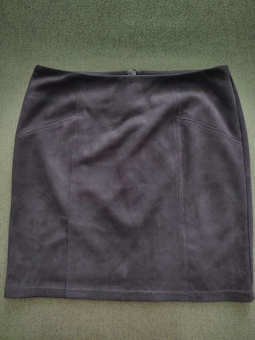 Vand lot fuste diferite modele si marimi - 40 lei
