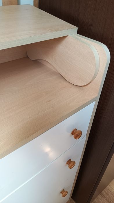 Единични мебели от дърво и дървесина