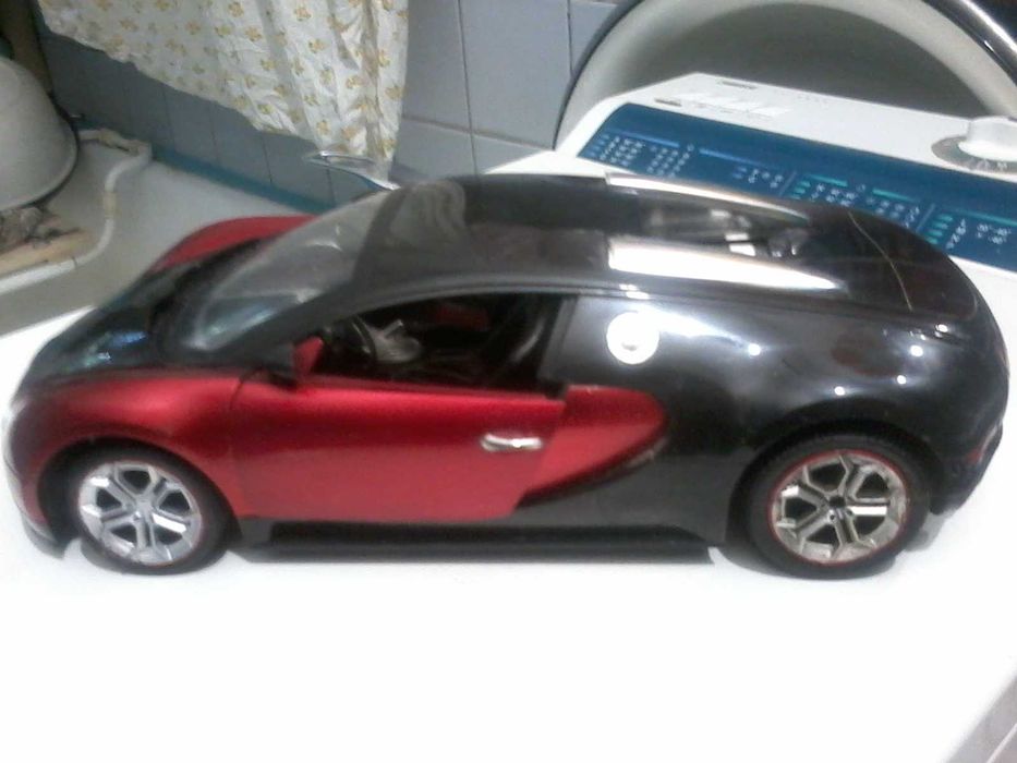 Машинка игрушечная