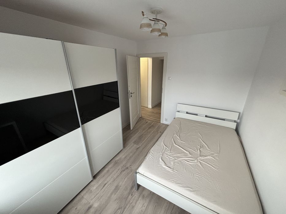 Camera de inchiriat- apartament 3 camere/ Iugoslaviei - Titulescu