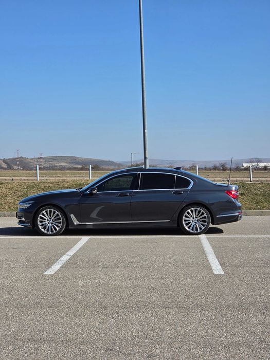 BMW Seria 7 740d xDrive / Long / Individual / Executive Lounge / 2017