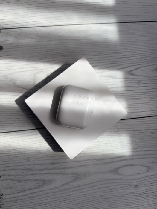 Apple AirPods 2 | Wireless Case Charging