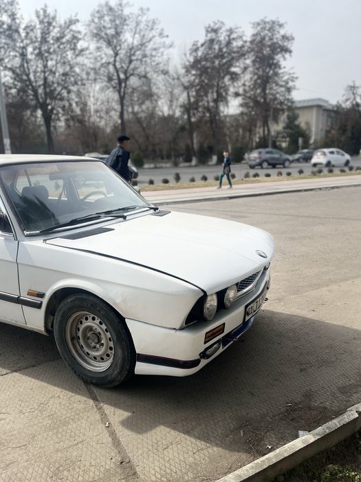 BMW сотилади юрип турипти 2л матор