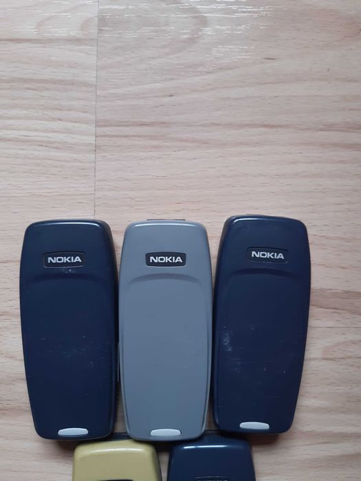NOKIA 3310 мобилни телефони работещи, без батерии и със зарязни у-ва 4 броя