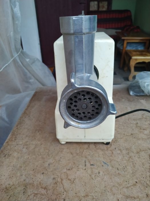 Электромясорубка, советская, требуется ремонт, двигатель рабочий