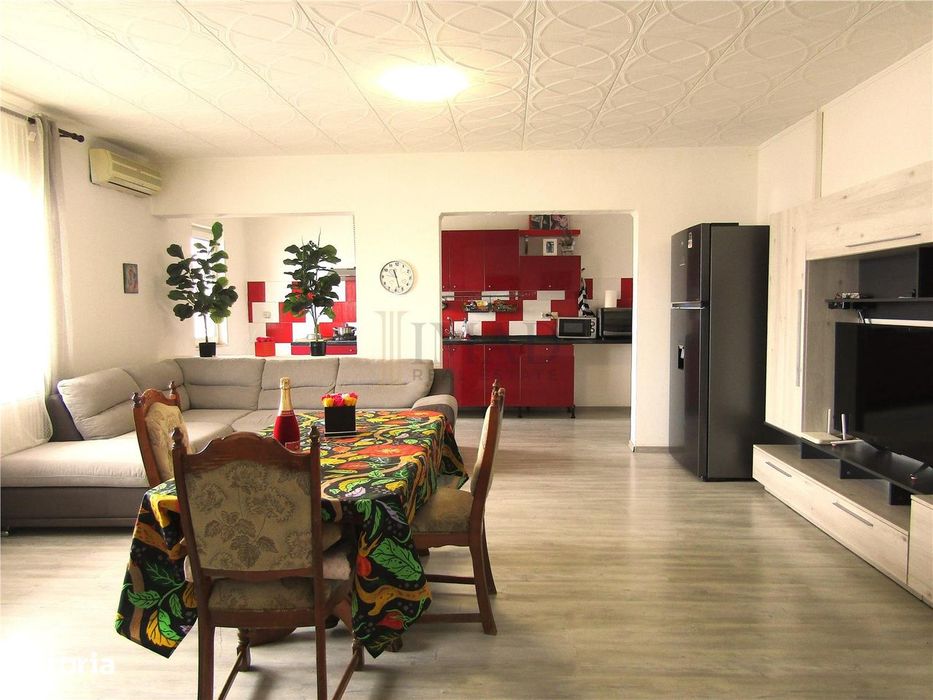 Cu mare potential! Vanzare Casa P+Pod si acoperis TIP TERASA in Ulmi.