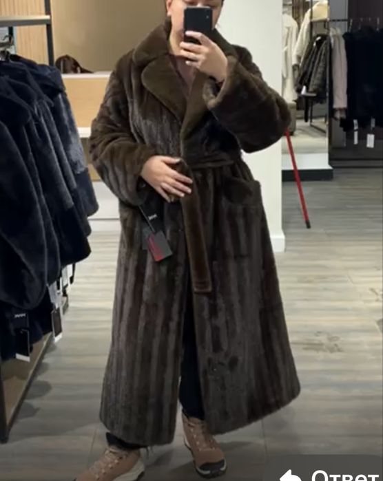 Продам новую шубу натуральная шерсть