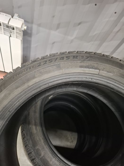 Продам шины на 17