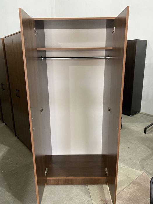 Шкафы и табуретки