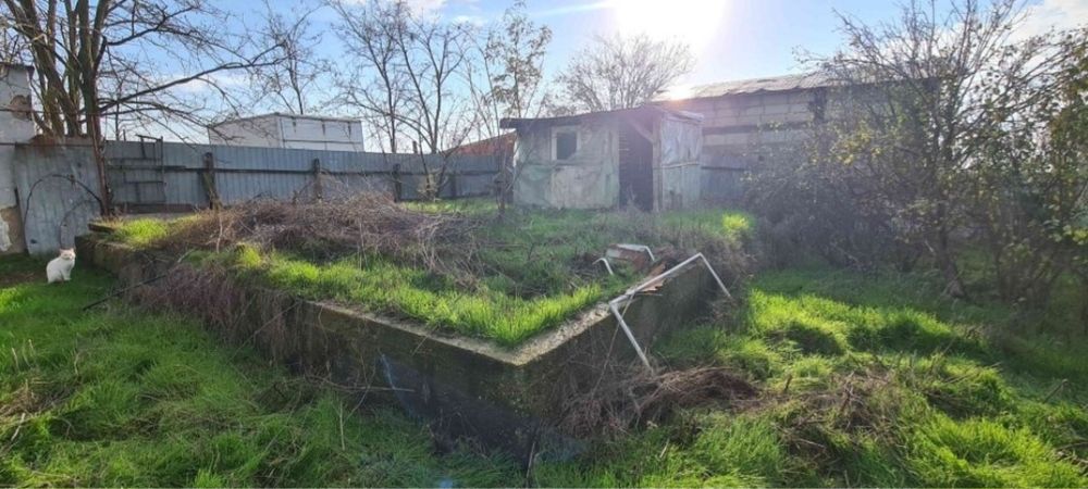 Teren 15 km de Bucuresti 2 constructii, fundatie 90mp, put apa, fosa..