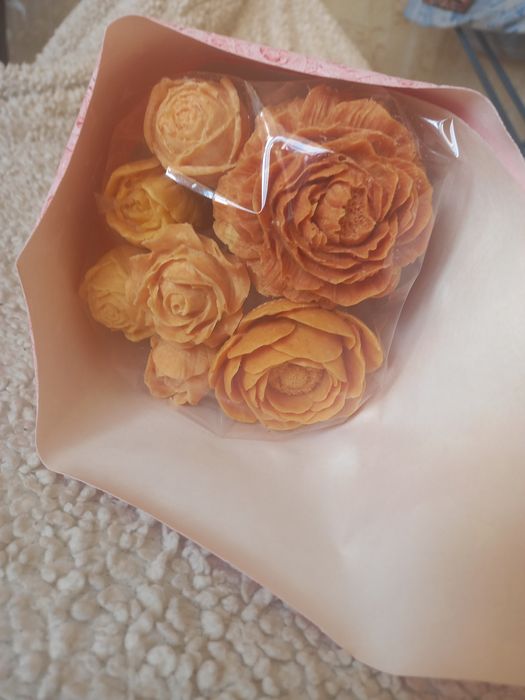 Букеты из шоколадных цветов