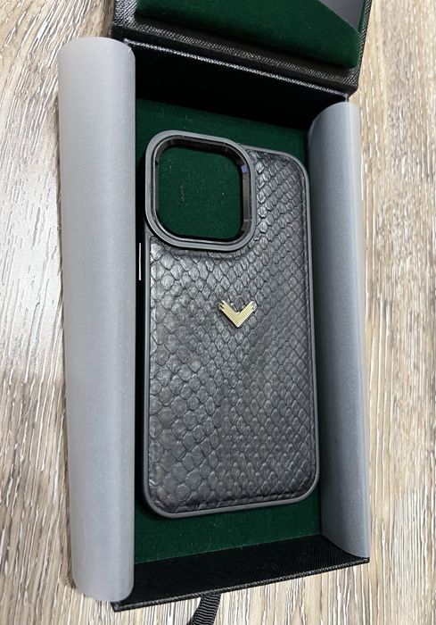 Vand Husa iphone 13 pro Velante piele Piton  originala aspect 10/10