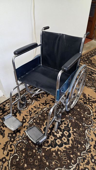 Căruț pentru persoane cu handicap