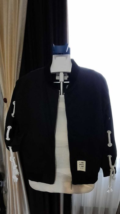 Продам классную ветровку