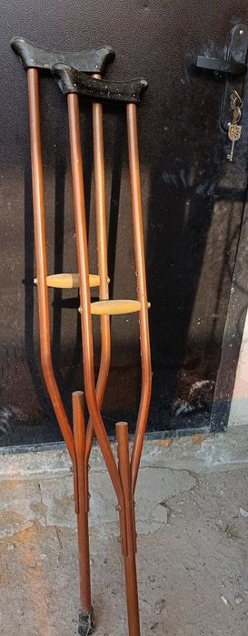 Костыли продам б/у