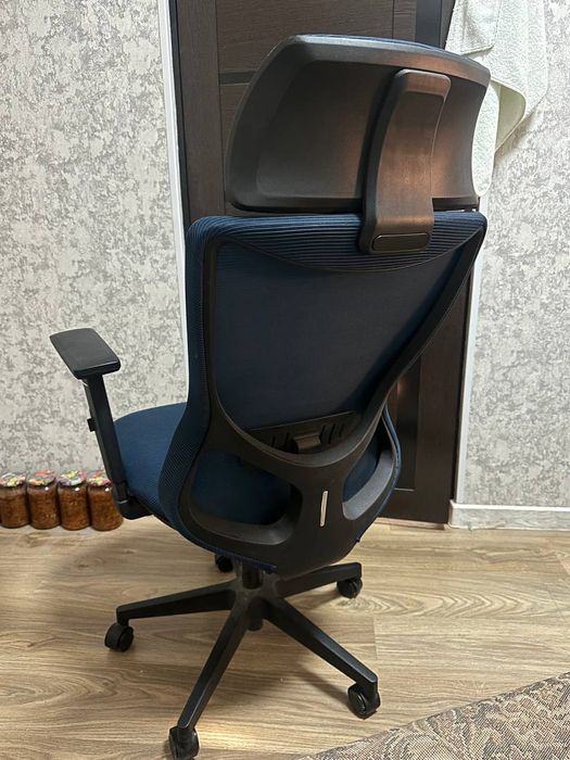 ПРОДАЁТСЯ Компьютерное кресло