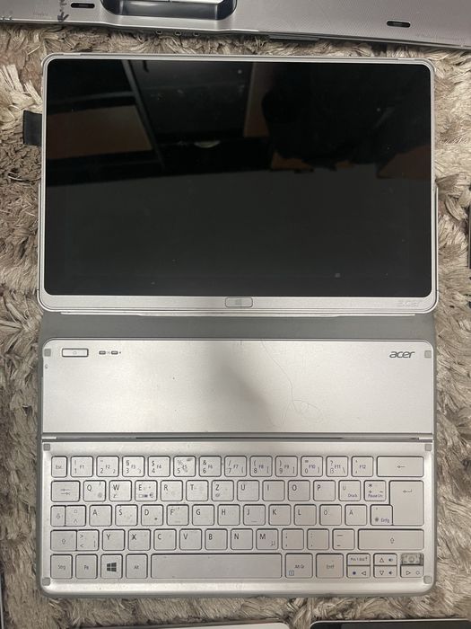 Laptopuri, tablete si telefoane functionale