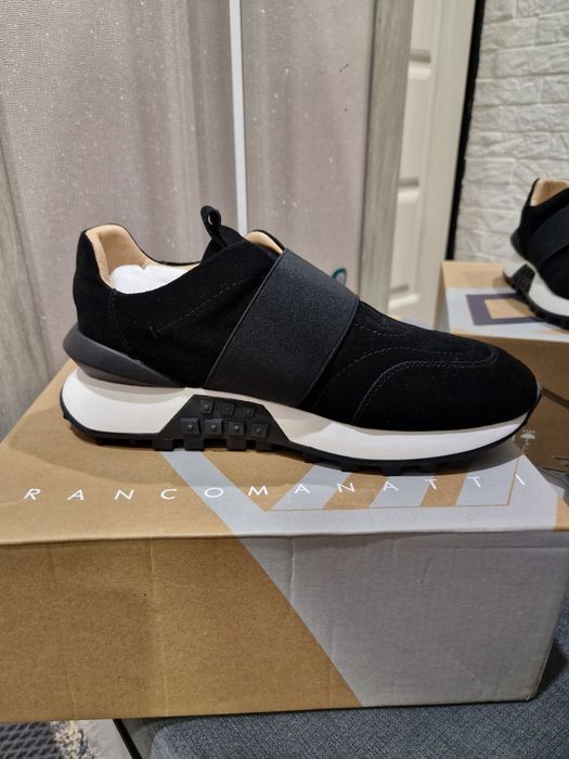 Продам кроссовки