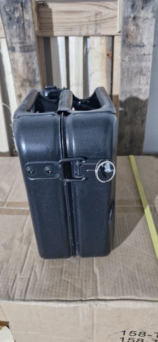 Метален куфар "туба 10л"