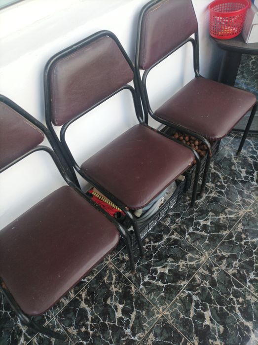 Тръбни столове 3бр.